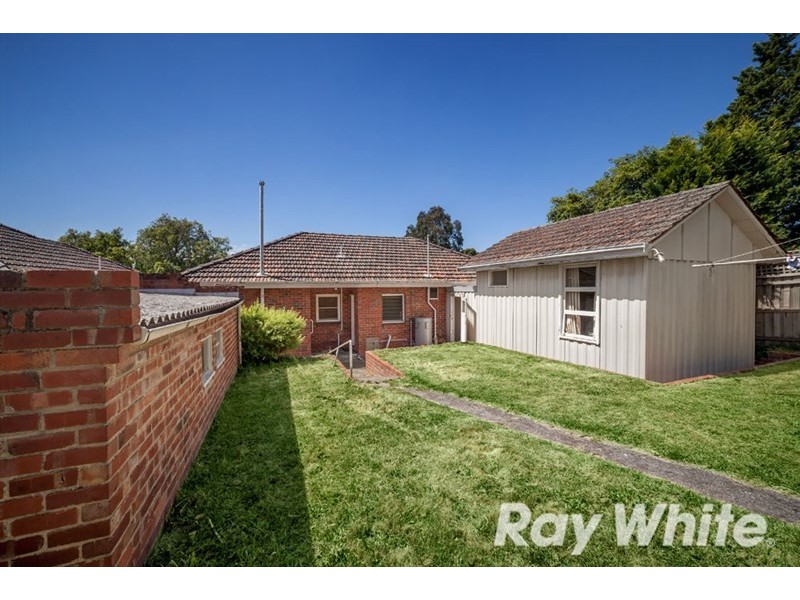 28 Waratah Avenue, Burwood VIC 3125