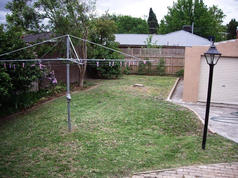 35 Esdale Street, Blackburn VIC 3130