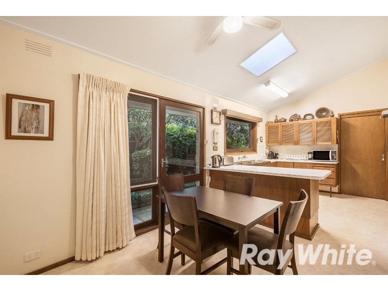 8 Norris Court, Blackburn VIC 3130