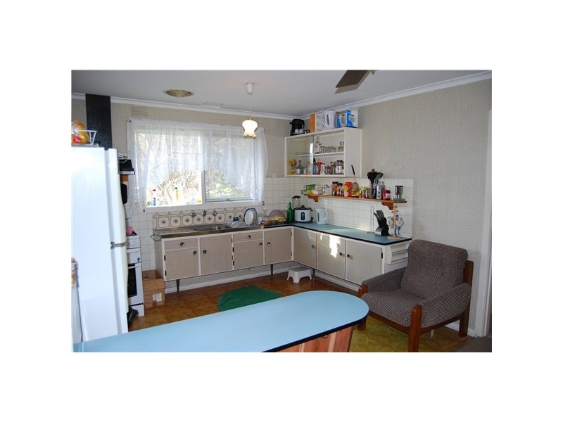 11 Mingeta Avenue, Blackburn South VIC 3130