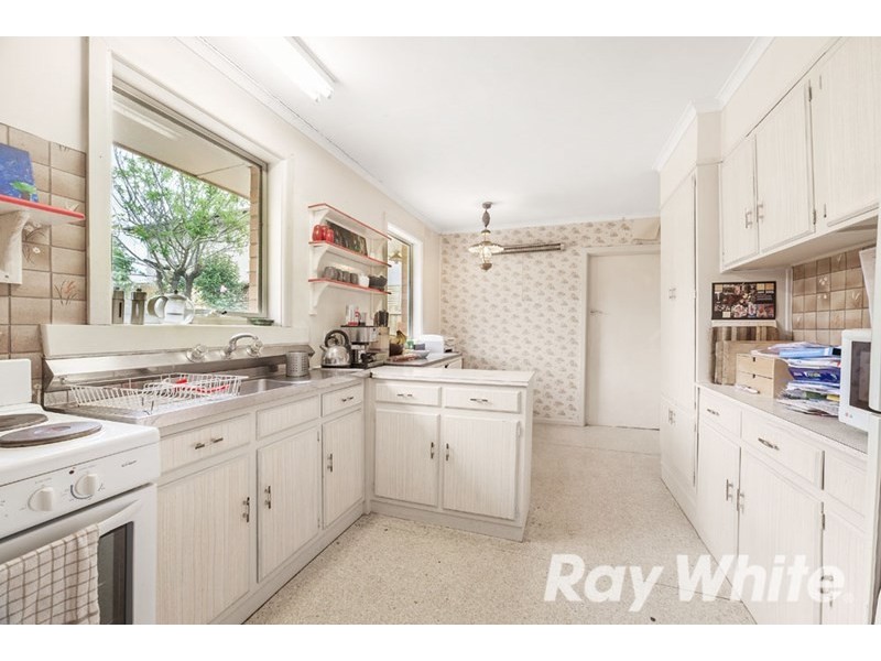 18 South Parade, Blackburn VIC 3130