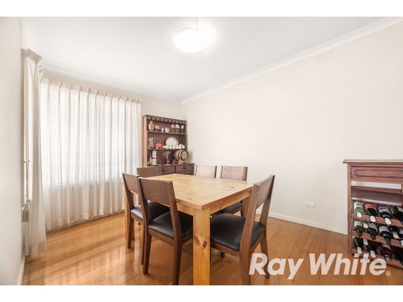18 South Parade, Blackburn VIC 3130