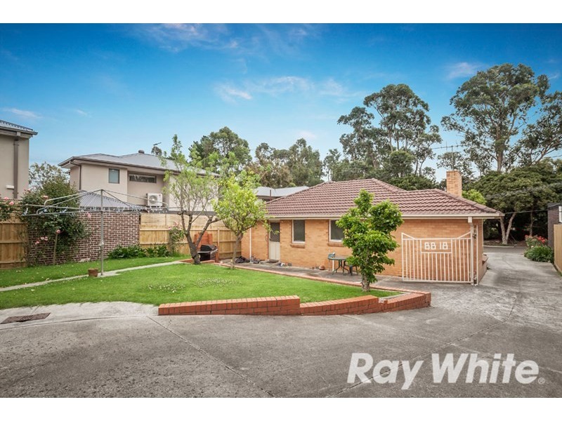 18 South Parade, Blackburn VIC 3130