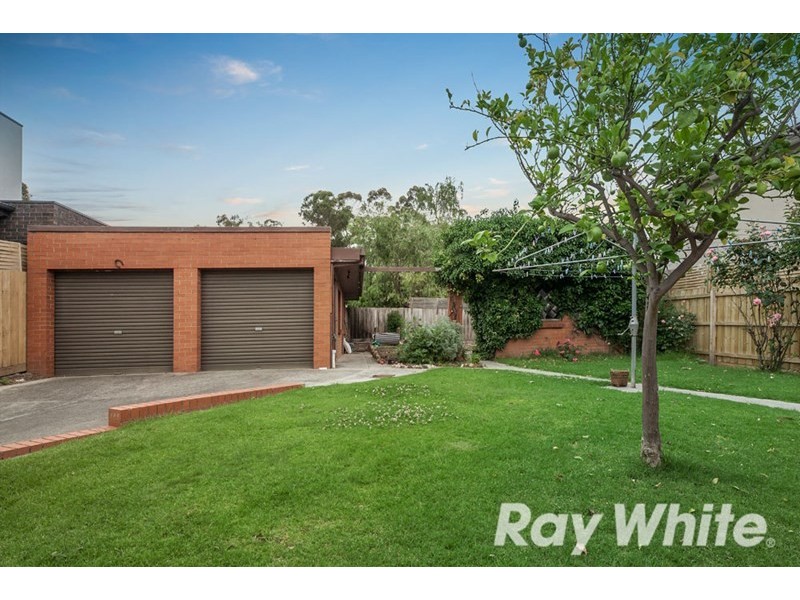 18 South Parade, Blackburn VIC 3130