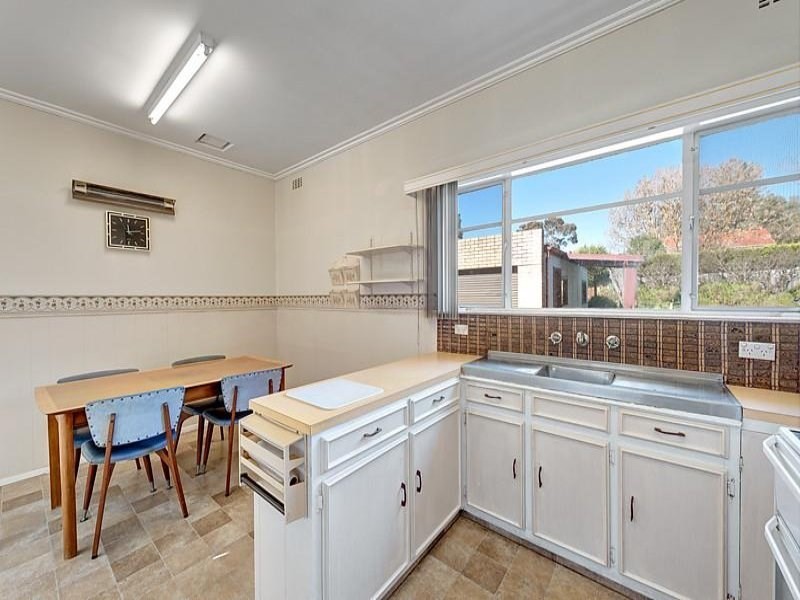 2 Wilton Street, Blackburn North VIC 3130