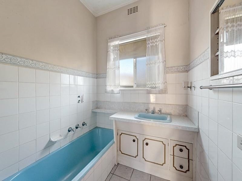 2 Wilton Street, Blackburn North VIC 3130