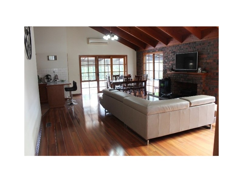 31 Guildford Drive, Doncaster East VIC 3109