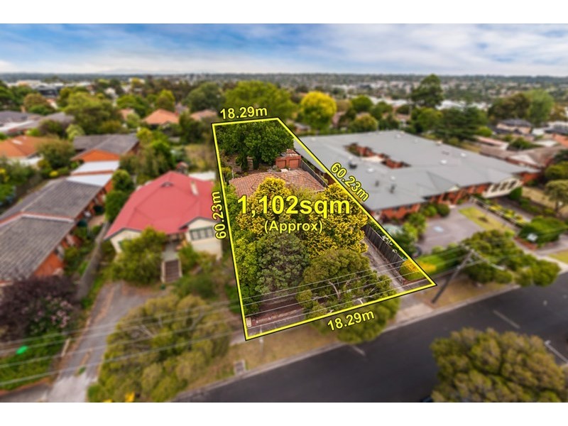 18 Edwards Street, Burwood VIC 3125