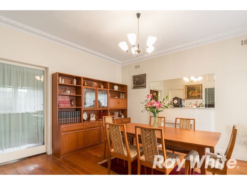 18 Edwards Street, Burwood VIC 3125