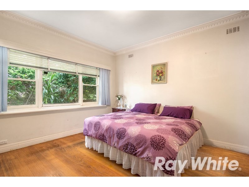 18 Edwards Street, Burwood VIC 3125