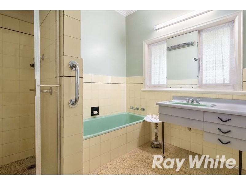 18 Edwards Street, Burwood VIC 3125