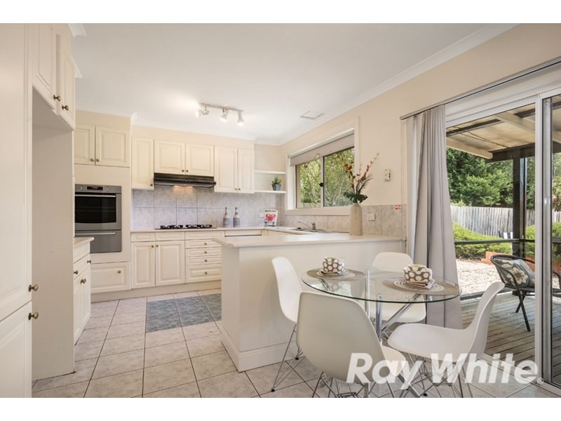 3 Winston Court, Blackburn South VIC 3130