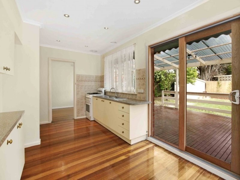 41 Caroline Crescent, Blackburn North VIC 3130