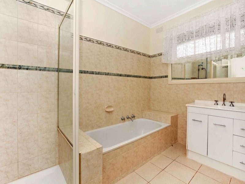 41 Caroline Crescent, Blackburn North VIC 3130