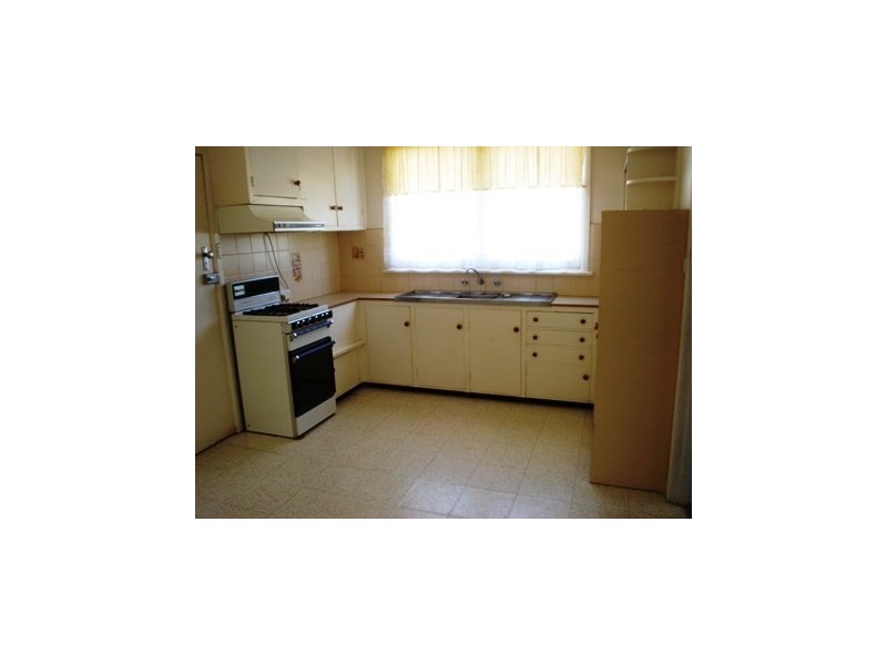 13 Summit Road, Burwood VIC 3125