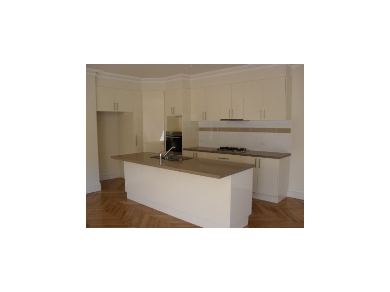 4/7 Railway Road, Blackburn VIC 3130