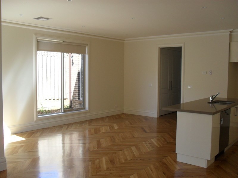 4/7 Railway Road, Blackburn VIC 3130