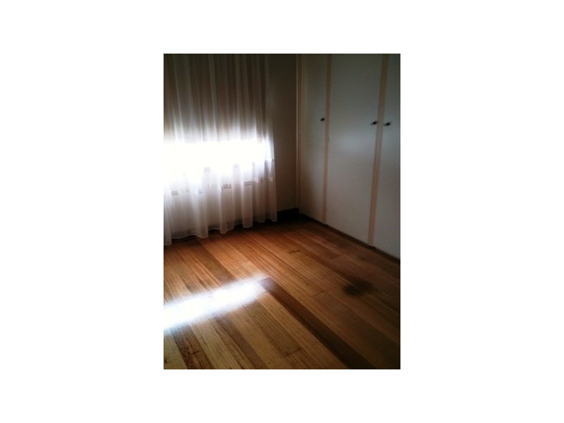 18 Renown Street, Burwood VIC 3125