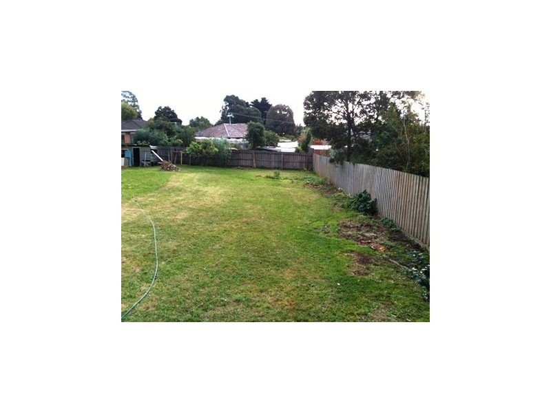 18 Renown Street, Burwood VIC 3125