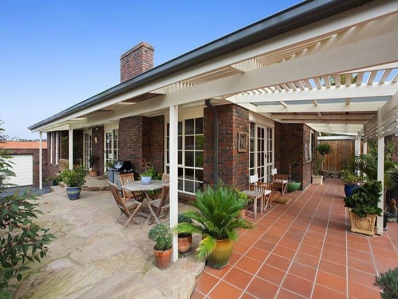 31 Guildford Drive, Doncaster East VIC 3109