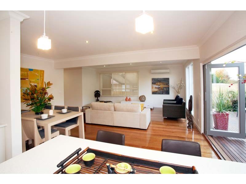 25 Longbrae Avenue, Forest Hill VIC 3131
