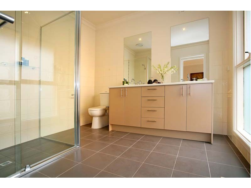 25 Longbrae Avenue, Forest Hill VIC 3131