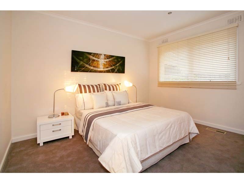 25 Longbrae Avenue, Forest Hill VIC 3131