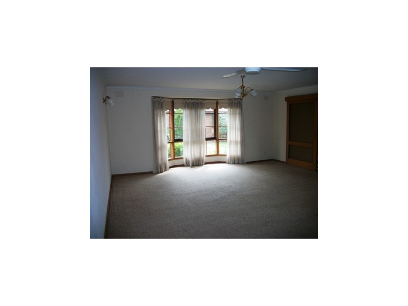 8/11-15 Redhill Avenue, Burwood East VIC 3151