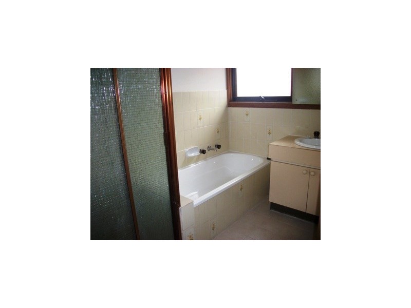 8/11-15 Redhill Avenue, Burwood East VIC 3151