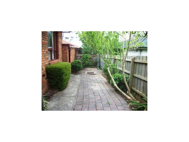 8/11-15 Redhill Avenue, Burwood East VIC 3151