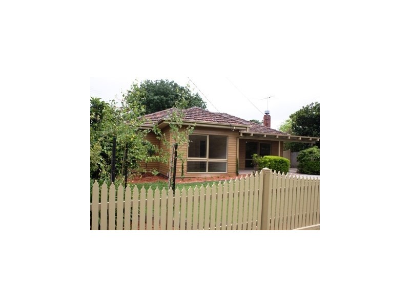 2 Almer Avenue, Blackburn VIC 3130
