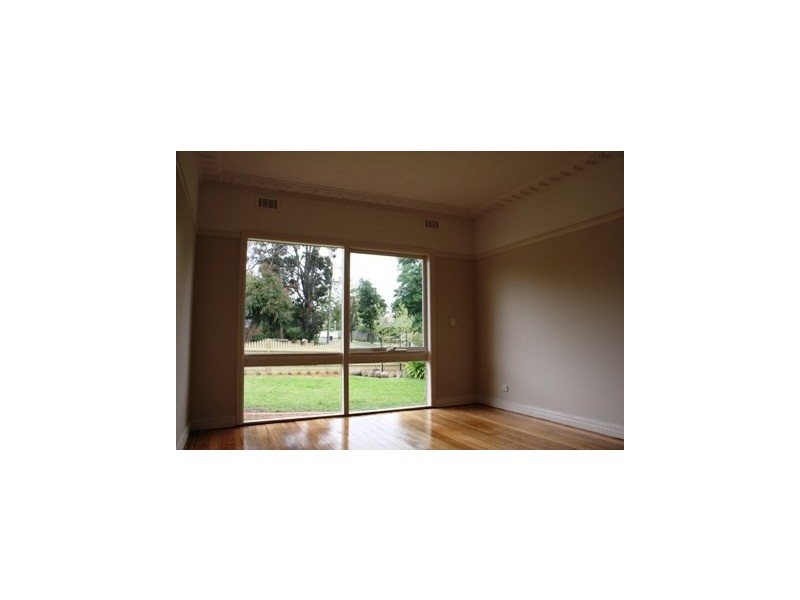 2 Almer Avenue, Blackburn VIC 3130