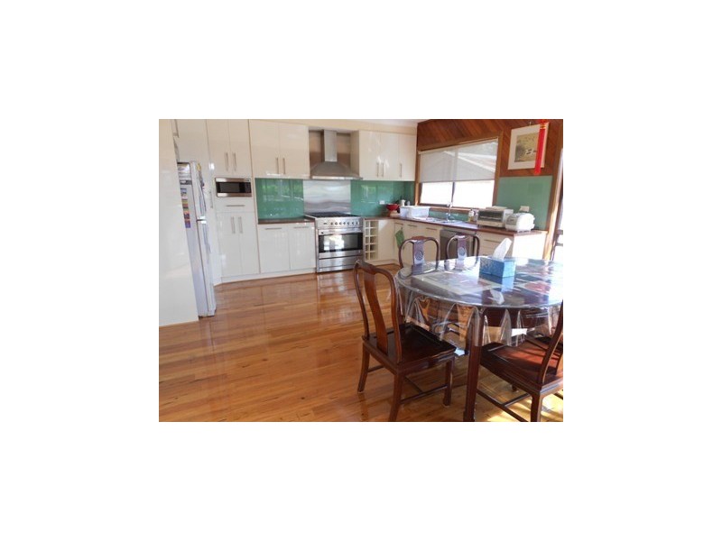 9 Lee Ann Street, Blackburn South VIC 3130