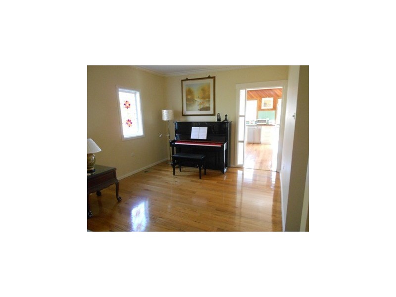 9 Lee Ann Street, Blackburn South VIC 3130