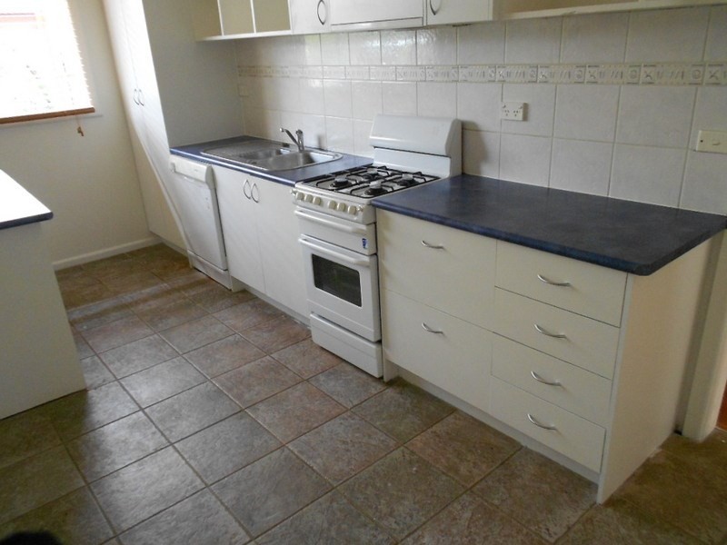 18 Bonview Crescent, Burwood East VIC 3151