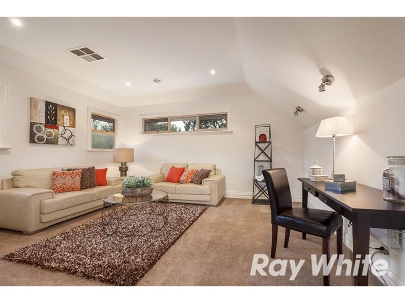 1/12 Derby Street, Blackburn VIC 3130