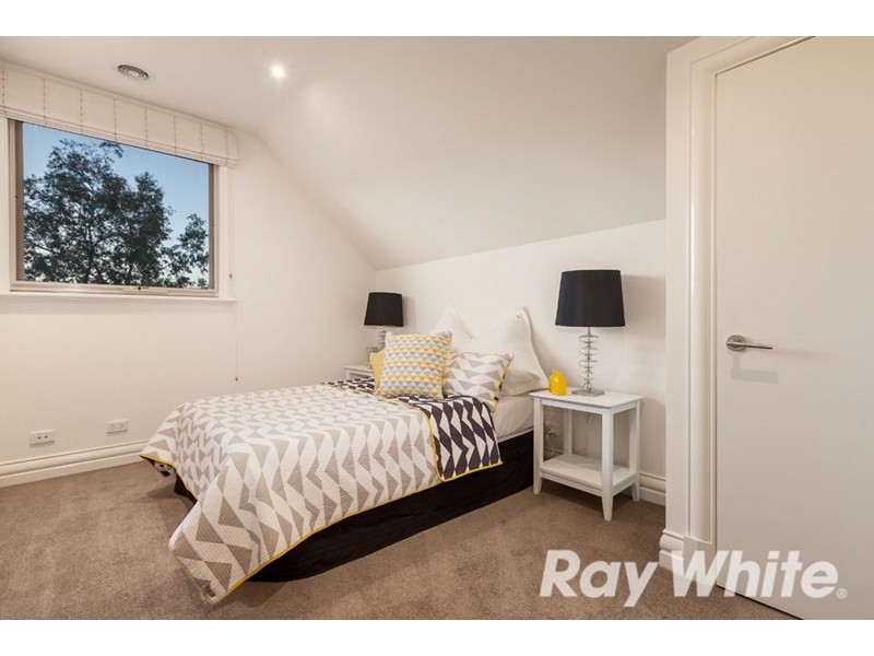 1/12 Derby Street, Blackburn VIC 3130