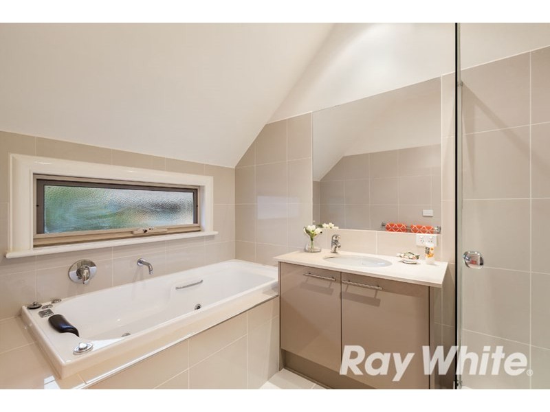 1/12 Derby Street, Blackburn VIC 3130