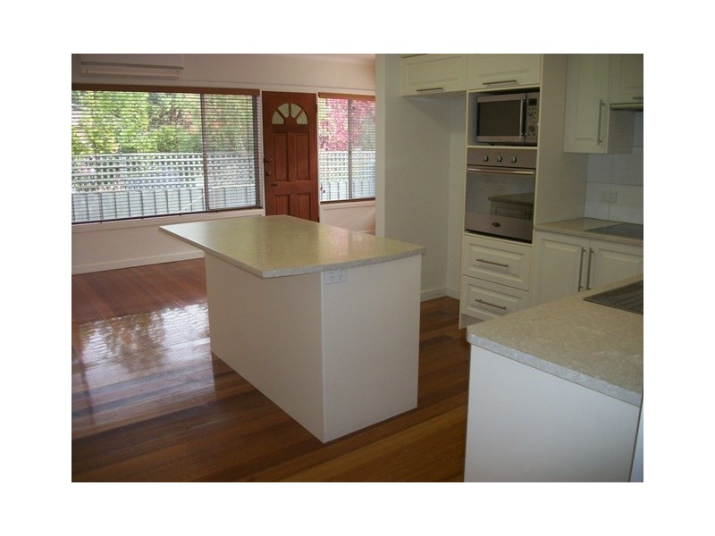 16 Pakenham Street, Blackburn VIC 3130