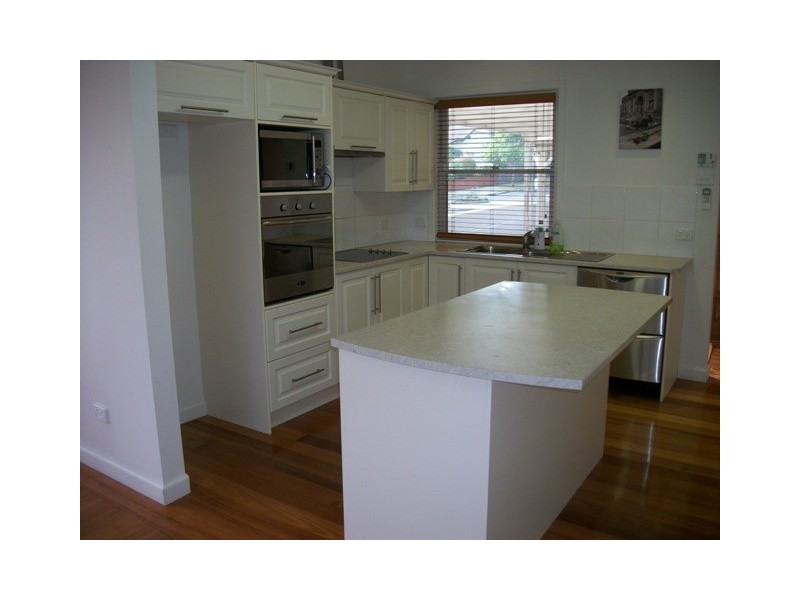 16 Pakenham Street, Blackburn VIC 3130