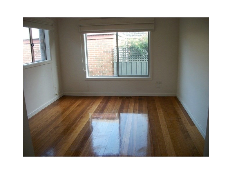 16 Pakenham Street, Blackburn VIC 3130