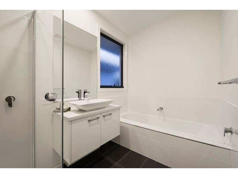 1/8 Loddon Street, Box Hill North VIC 3129