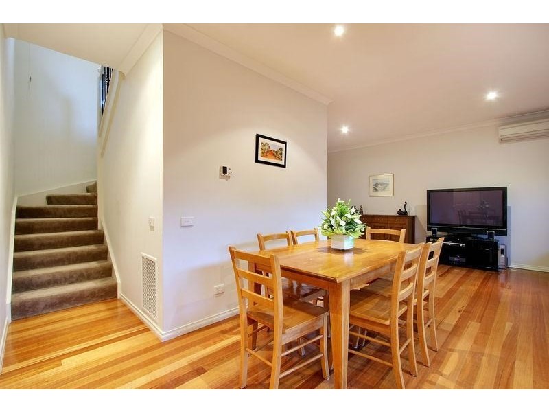 1/32 Holland Road, Ringwood East VIC 3135