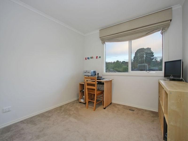 1/32 Holland Road, Ringwood East VIC 3135