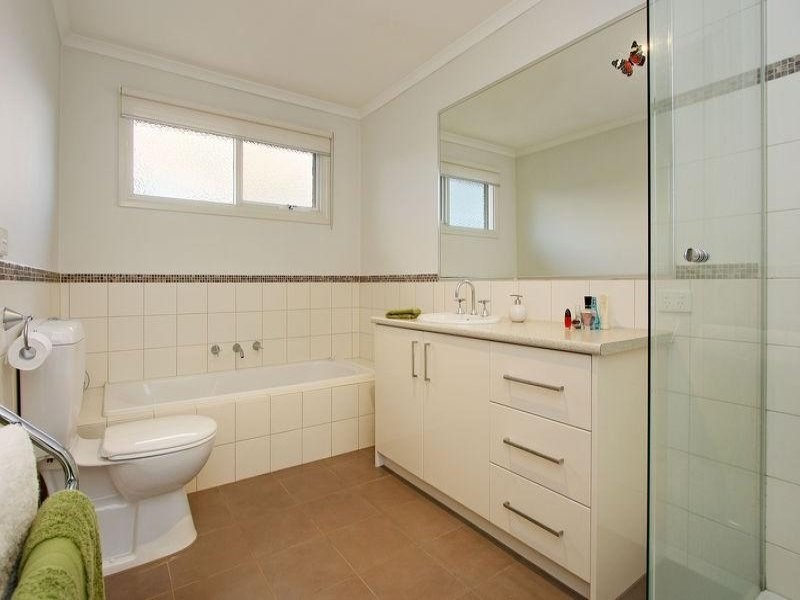 1/32 Holland Road, Ringwood East VIC 3135