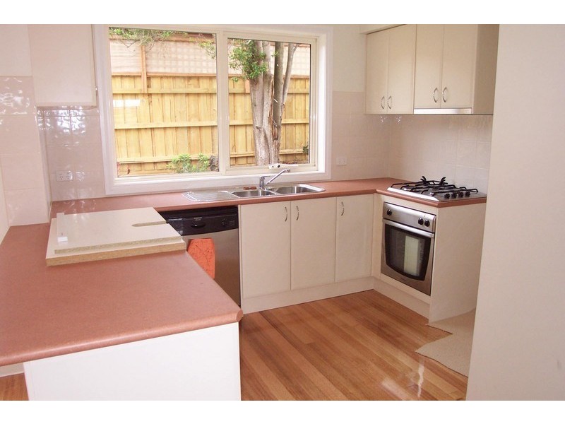 2/420 Middleborough Road, Blackburn VIC 3130
