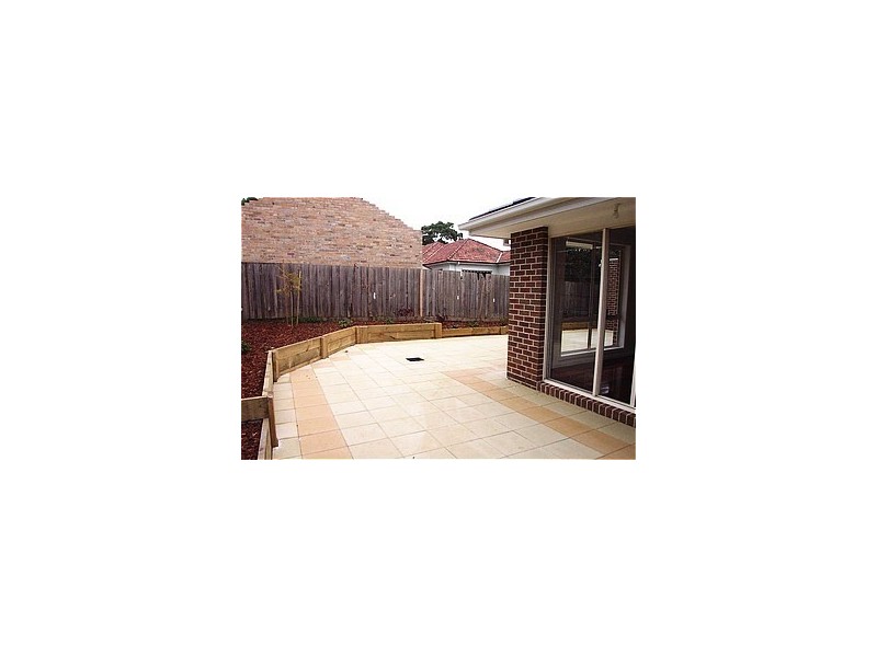 2/420 Middleborough Road, Blackburn VIC 3130