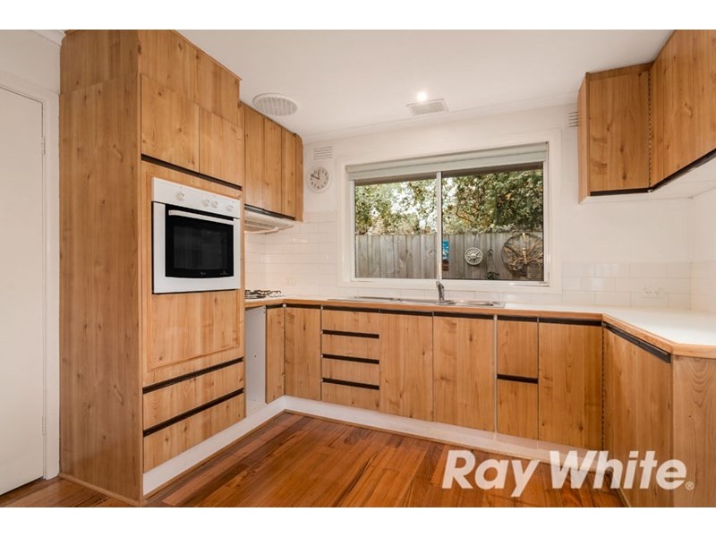 2/24 Wolseley Close, Mont Albert VIC 3127