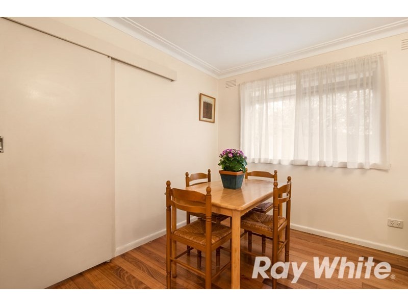 2/24 Wolseley Close, Mont Albert VIC 3127