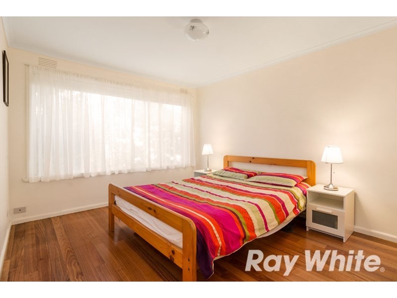 2/24 Wolseley Close, Mont Albert VIC 3127